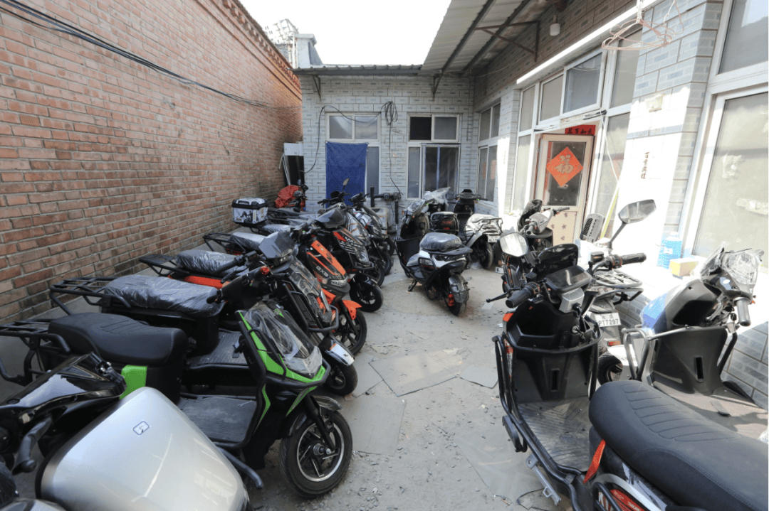 皇冠信用網需要押金吗_惊险！上班途中电动车爆燃皇冠信用網需要押金吗，北京警方：刑拘7人！