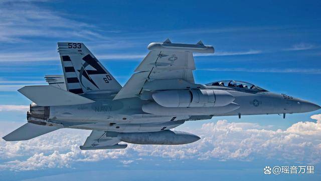 皇冠信用开户申请_美菲突袭黄岩岛！解放军054A+歼11B硬核拦截皇冠信用开户申请，美军又撇下菲军跑路