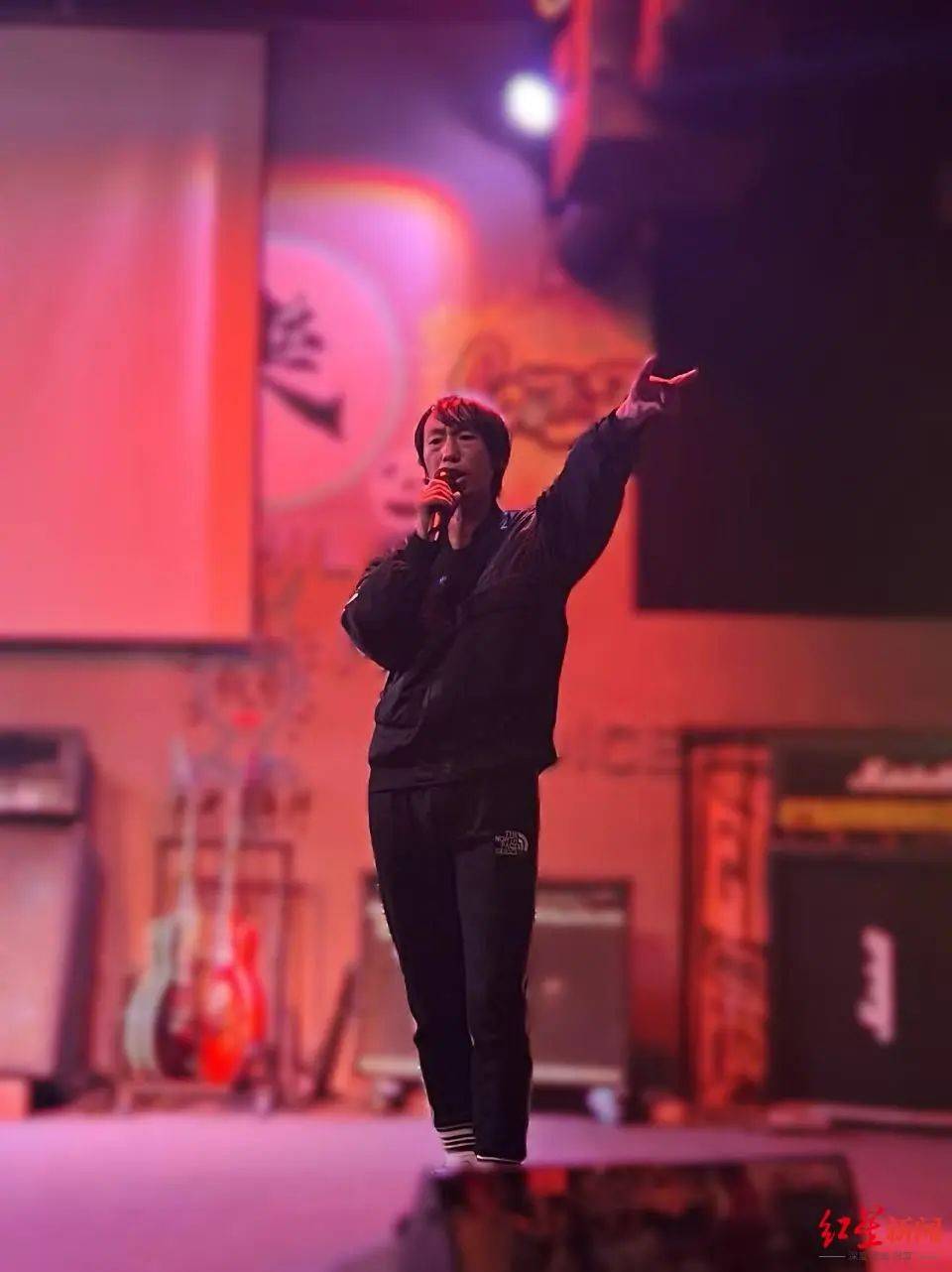 皇冠信用盘代理_知名歌手复出皇冠信用盘代理！曾被强制送进精神病院