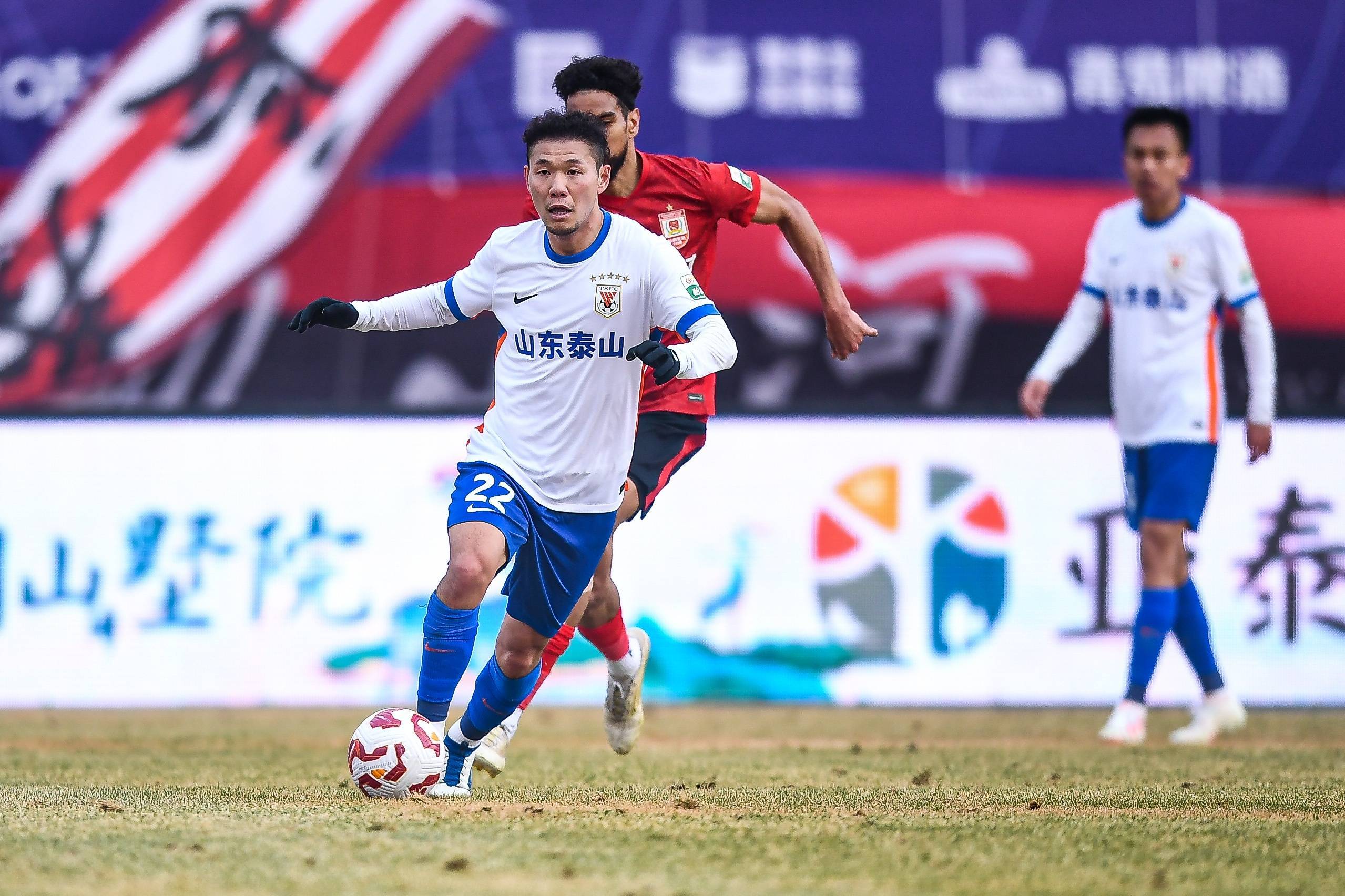 DOTA2: EUROPEAN PRO LEAGUE(3场2胜)_鲁媒：若伊万认真看了泰山队最近比赛DOTA2: EUROPEAN PRO LEAGUE(3场2胜)，应对李源一有更公平评价