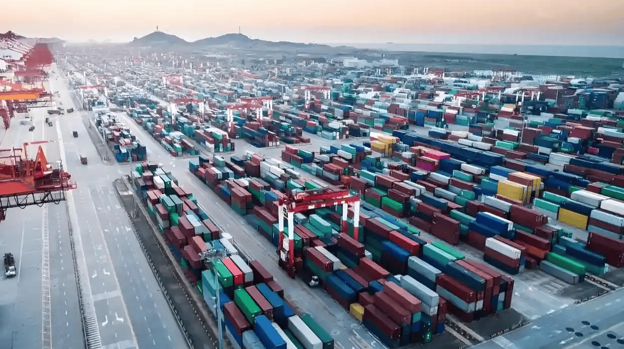 皇家马德里Vs阿森纳_中美彻底谈崩？人民日报送出4句话皇家马德里Vs阿森纳，特朗普态度大变，对华开条件