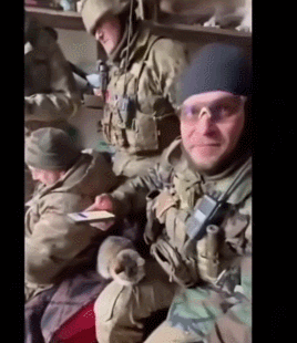 皇冠登2代理_数十名俄军吞枪自杀皇冠登2代理，多名女兵被炸死！用枪爆头会有痛苦吗？