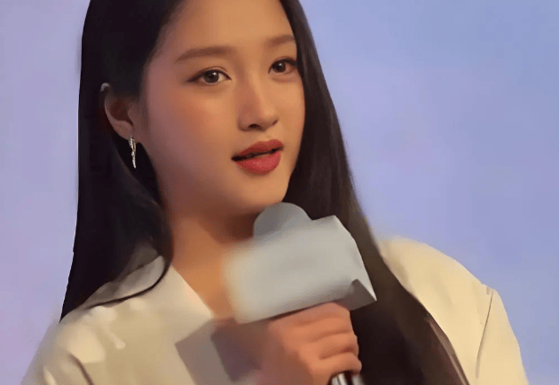 皇冠信用盘申请条件_关晓彤媒体前正式回应分手皇冠信用盘申请条件，一句话让网友看清楚！7年不是恋爱脑