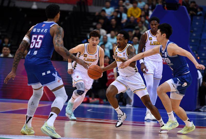 皇冠信用網会员开户_孙铭徽22+5+6杨瀚森14分 广厦客场险胜2-2青岛