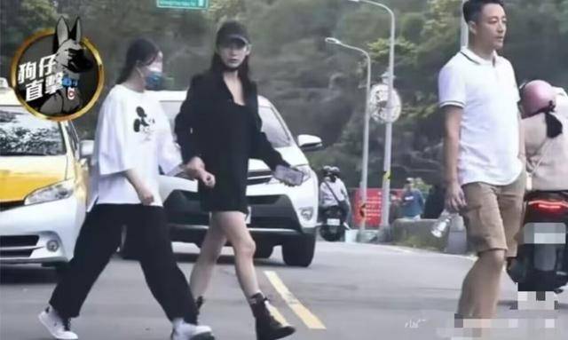 皇冠信用网代理_大S儿女回北京皇冠信用网代理，张兰拉着小玥儿逛街，网友夸汪小菲好帅