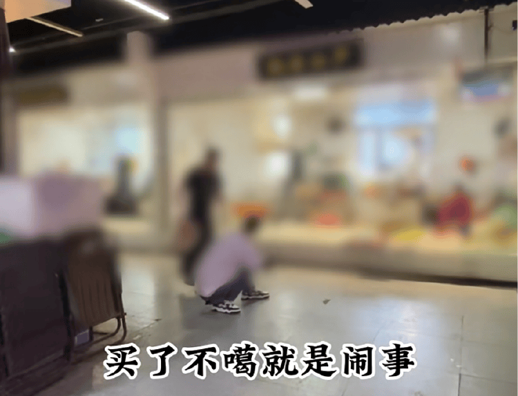 介绍个信用网网址_男子买鱼拒杀遭暴力殴打介绍个信用网网址，摊主叫嚣“不杀是闹事”“打死你”，警方回应