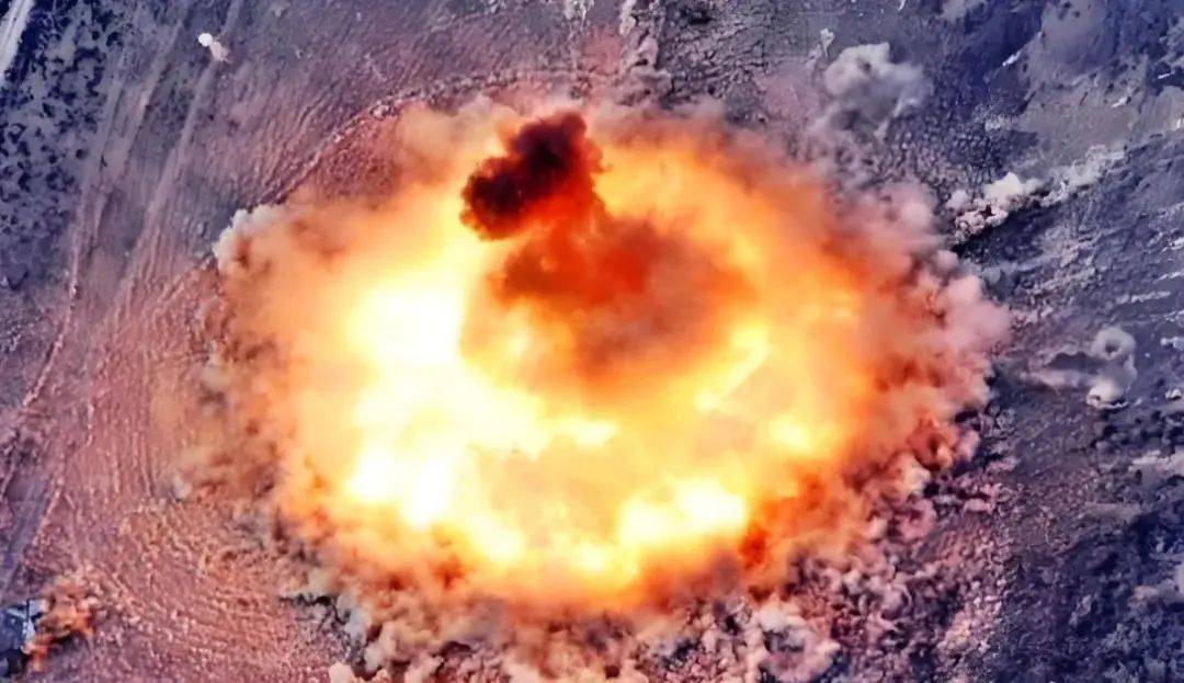 皇冠信用盘平台出租_震撼台海！解放军BRE-10火箭炮现身皇冠信用盘平台出租，岛内防御体系崩溃，统一时间表重构！