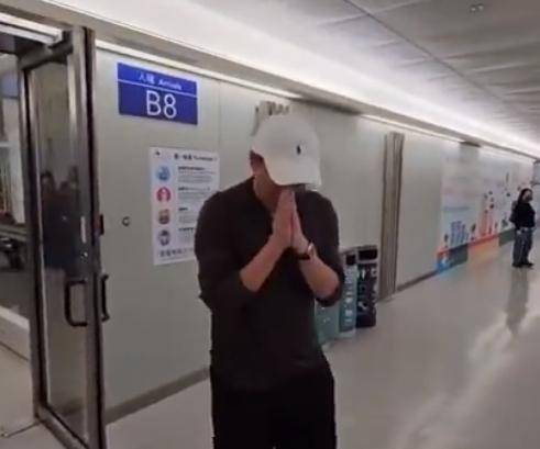 皇冠信用网代理申条件_大S价值45万名牌包出现在小S女儿手上皇冠信用网代理申条件，小玥儿好可怜！