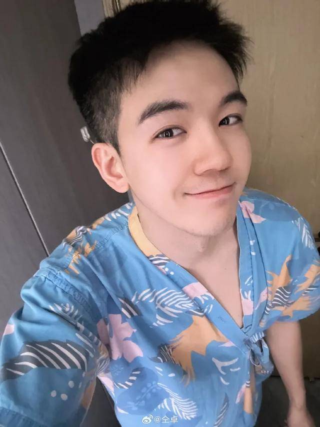 皇冠信用網怎么租_仝卓实名举报33家关联公司偷税漏税