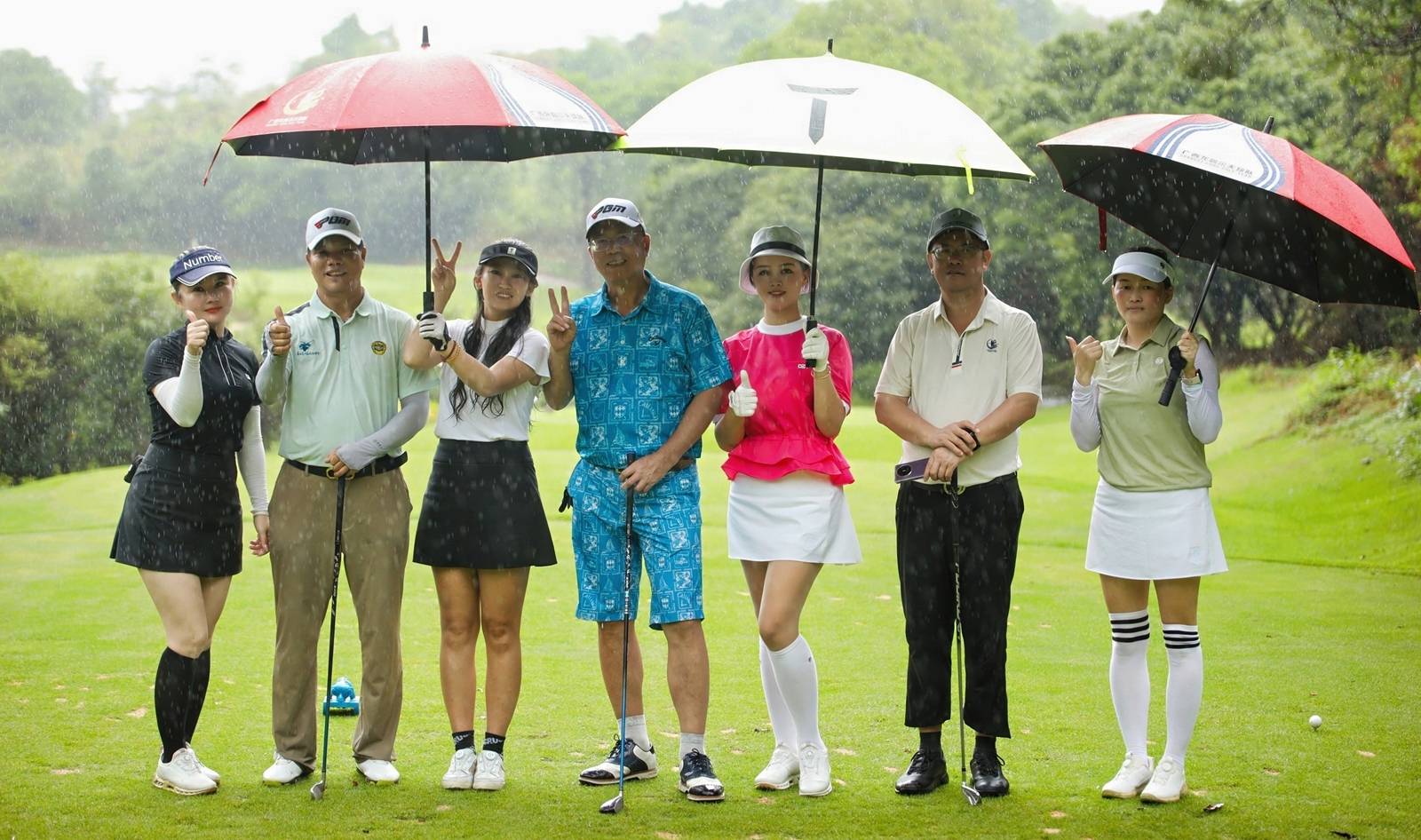 如何申请到皇冠信用网_欧亚高尔夫球总会领导莅邕暨广西龙高尔夫球队联谊赛