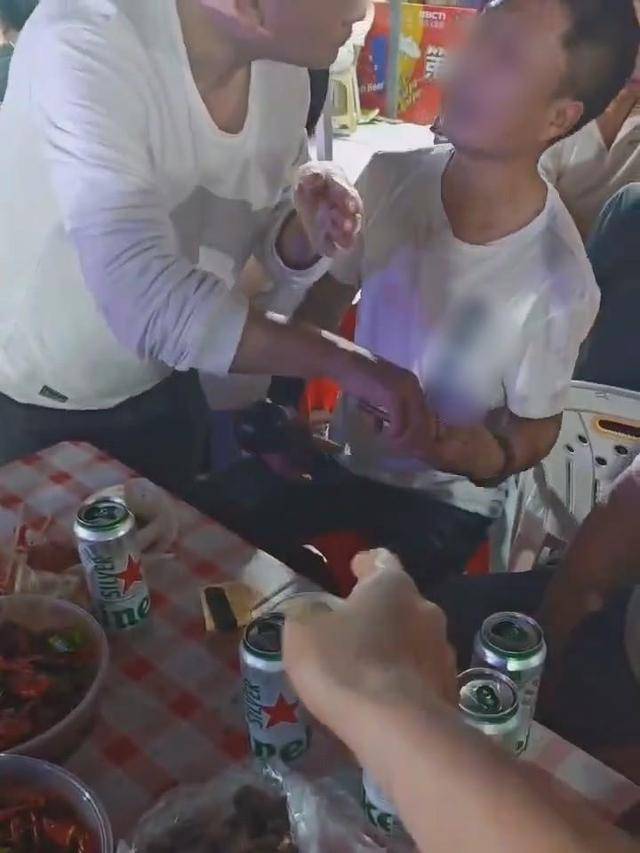 WNBA买球平台_蚌埠龙虾节被曝有“点歌刺客”WNBA买球平台，当地多部门介入调查