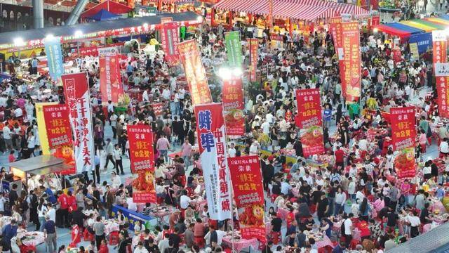 WNBA买球平台_蚌埠龙虾节被曝有“点歌刺客”WNBA买球平台，当地多部门介入调查