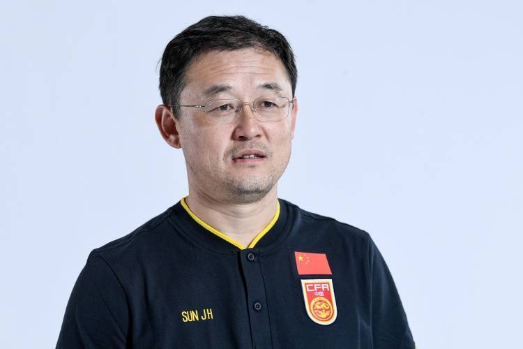 皇冠信用网怎么代理_赵震谈孙继海青训风波：球员签的不是职业合同皇冠信用网怎么代理，与韦世豪是两码事