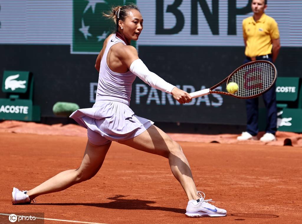 皇冠信用網怎么申请_法网-郑钦文鏖战2-1萨姆索诺娃 首进八强刷新最佳战绩