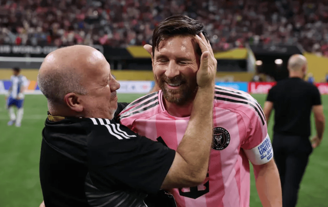 法林明高RJ vs 艾斯柏兰斯_世俱杯-梅西任意球破门 迈阿密国际2-1逆转波尔图首胜