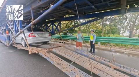 西雅图海湾人v巴黎圣日耳曼_上海高速惊现52米“贪吃车”西雅图海湾人v巴黎圣日耳曼！民警惊了：你这不是火车啊！