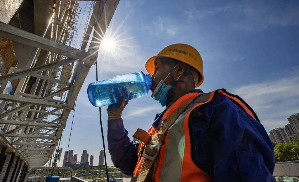 皇冠信用网怎么租_高烧39.8℃皇冠信用网怎么租，致死率极高！杭州已出现首例！上海近日多高温+强对流天气，此病尤其当心！