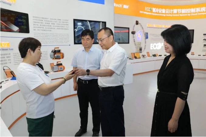 皇冠足球平台代理_江苏省检察院党组书记、检察长赵铁实调研指导徐州检察工作