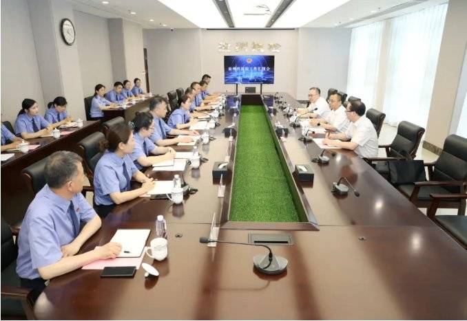 皇冠足球平台代理_江苏省检察院党组书记、检察长赵铁实调研指导徐州检察工作