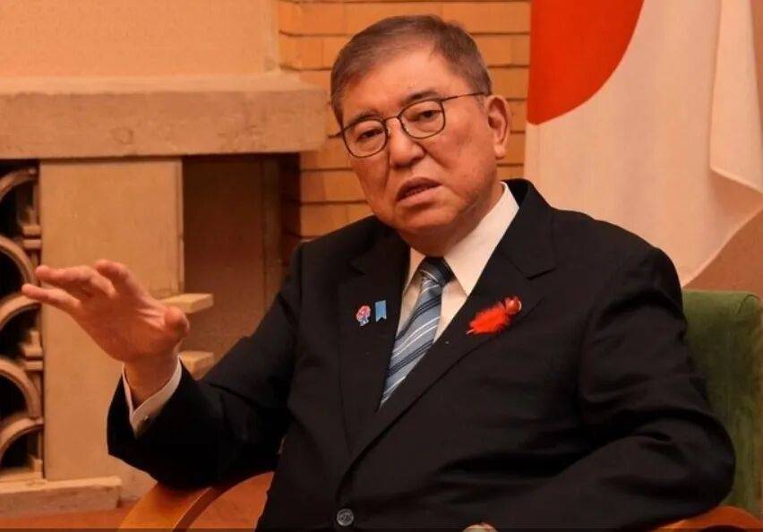 皇冠信用网怎么开通_石破茂卸任当天皇冠信用网怎么开通，离开官邸时笑得合不拢嘴；此前吐槽当首相太累，没多少让人开心的事情