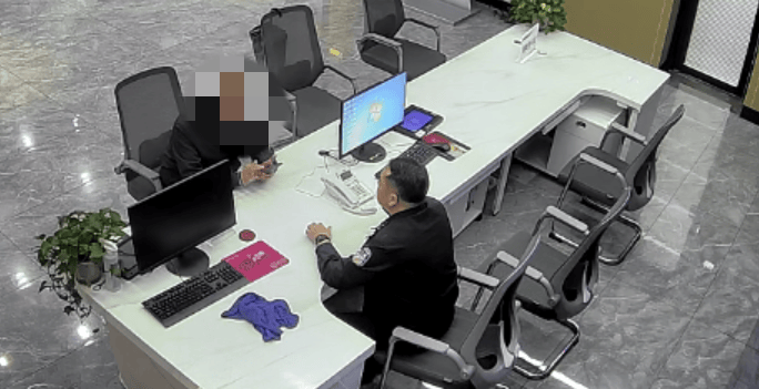 怎么弄皇冠信用_浙江男子花30万买金条送孙子怎么弄皇冠信用，所长、行长都上门了……